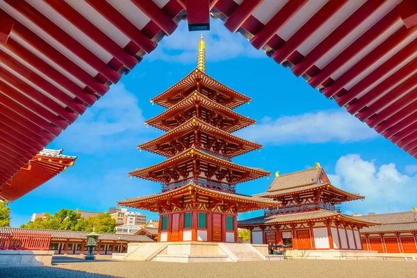Templo de Shitenno-ji en Osaka, Japón — Foto de Stock