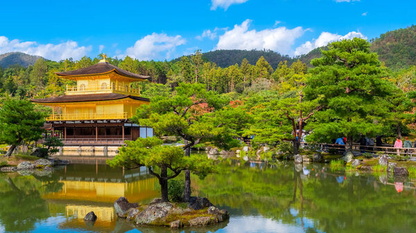 Золотой Павилион - Кинкаку-дзи в Киото, Япония
 