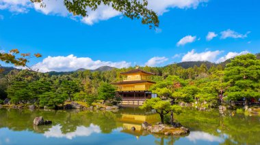 Kyoto, Japonya 'daki Golden Pavilion-Kinkaku-ji Tapınağı 