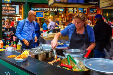 Londra'da Southwark'taki Borough Market, İngiltere 