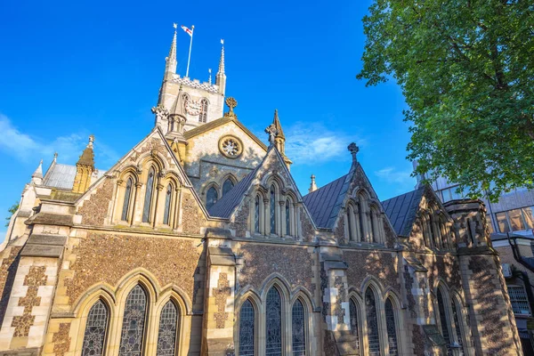 Southwark Cathedral в Лондоне, Великобритания — стоковое фото