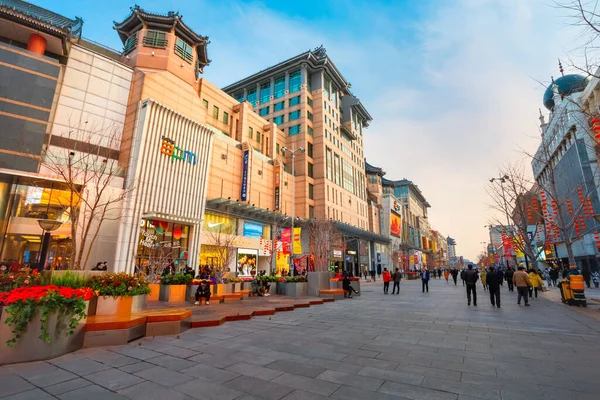 2020年1月9日 王府井は明代中葉から東城区の商店街であり Liulichingと一緒に北京の伝統的なダウンタウンエリアの一つです — ストック写真