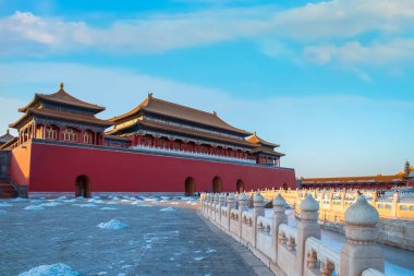 Çin 'in Pekin şehrinin Yasak Kenti Wumen (Meridyen Kapısı)