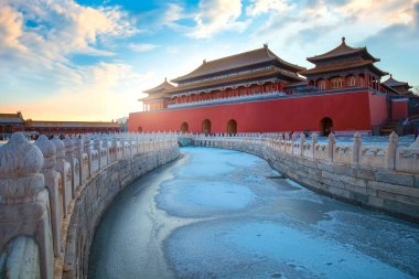 Çin 'in Pekin şehrinin Yasak Kenti Wumen (Meridyen Kapısı)