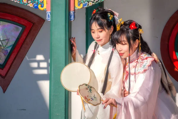 Πεκίνο Κίνα Ιαν 2020 Άγνωστες Κινέζες Κινέζικο Παραδοσιακό Φόρεμα Στο — Φωτογραφία Αρχείου