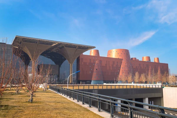中国天津 2020年1月15日 滨海科技博物馆 巨型铜壶 这个博物馆是天津滨海文化中心的一部分 — 图库照片