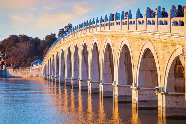 2020年1月13日 頤和園の17 アーチ橋は 乾隆帝の治世中に建てられた西の昆明湖と南湖島の東岸を接続します — ストック写真