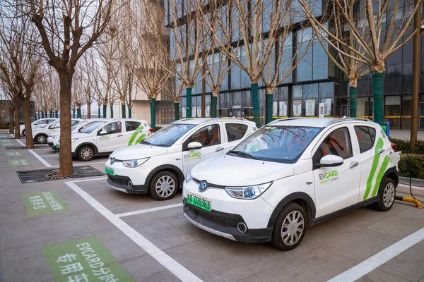 Tianjin Cina Gennaio 2020 Veicoli Elettrici Parcheggiati Una Stazione Ricarica — Foto Stock