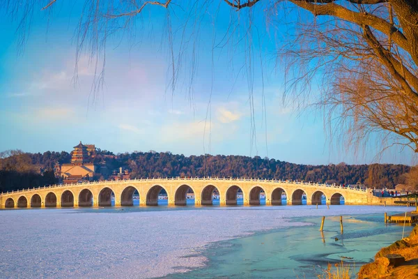 Siedemnaście Arch Bridge Pałacu Letnim Pekinie Chiny — Zdjęcie stockowe