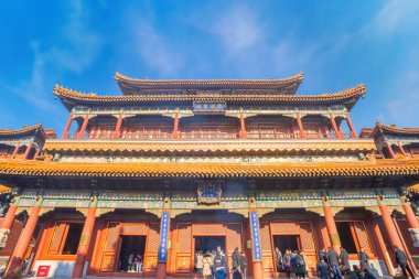 Pekin, Çin - 12 Ocak 2020: Yonghe Tapınağı - Barış ve Ahenk Sarayı, 1694 yılında Qing Hanedanı döneminde kurulan Tibet Budizmi 'nin Gelug okulunun Lama Tapınağı.