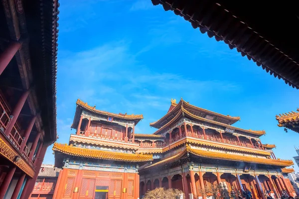 Yonghe Tapınağı - Barış ve Uyum Sarayı - Çin 'in Pekin şehrinde, Tibet Budizmi' nin Gelug okulunun önemli bir Lama Tapınağı