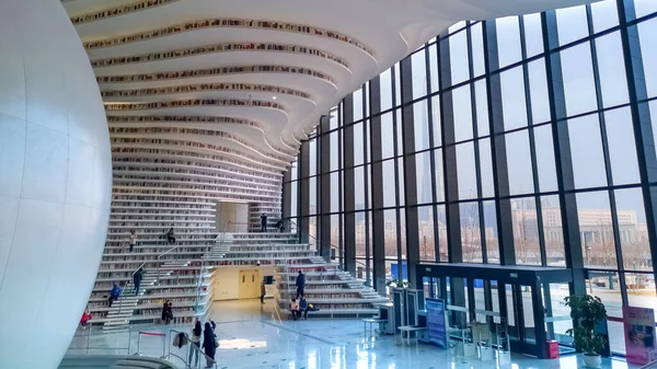 2020年1月15日 天津滨海图书馆 绰号为 这个图书馆藏书30万册 是天津滨海文化中心的一部分 — 图库照片