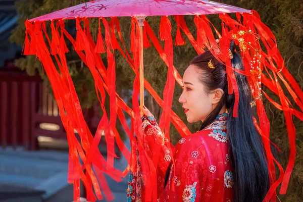 Pekin Chiny Stycznia 2020 Niezidentyfikowana Chinka Tradycyjnej Chińskiej Sukience Świątyni — Zdjęcie stockowe