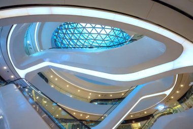 Pekin, Çin - 9 Ocak 2020: Galaxy Soho Building, mimar Zaha Hadid tarafından tasarlanmış bir şehir kompleksi. Kompleks mağazalar, ofisler ve eğlence tesisleri sunuyor.