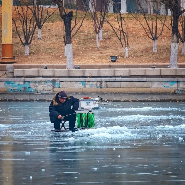 Tianjin China Jan 2020 Unidentified People Ice Fishing Middle Frosty — Stock Photo, Image