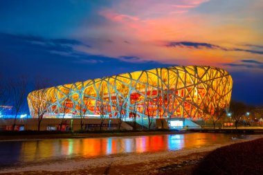 2008 Yaz Olimpiyatları ve Engelli Olimpiyatları için kurulan ulusal stadyum (AKA Bird 's Nest) 2022 Kış Olimpiyatları' nda tekrar kullanılacak.