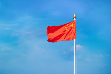 Tiananmen Meydanı 'nda beş yıldızlı bir Çin Kızıl Bayrağı