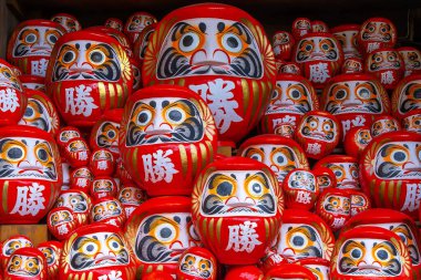 Daruma, Japonya 'nın Osaka kentindeki Katsuoji Tapınağı' nda zafer ve iyi şanslar sembolü.