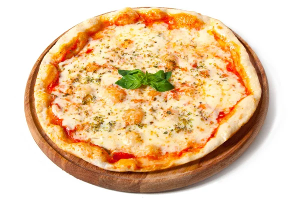 Leckere Pizza Serviert Auf Holzteller Isoliert Auf Weiß — Stockfoto