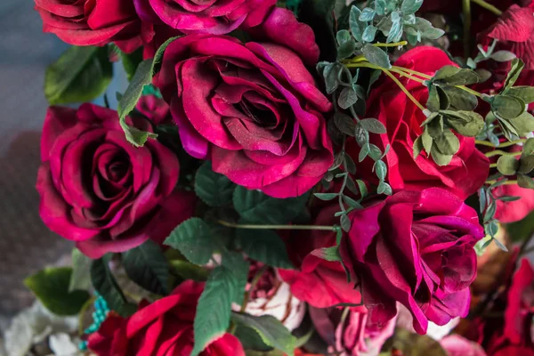 Boog Van Kunstbloemen — Stockfoto