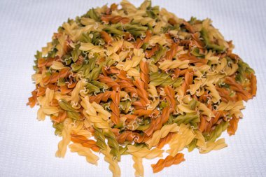 renkli makarna bir saçılma