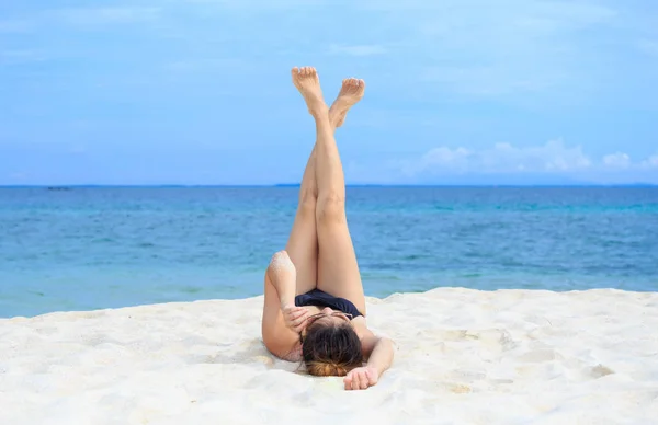 Asian Woman Swimsuit Laying Seashore Legs — Stock Photo, Image