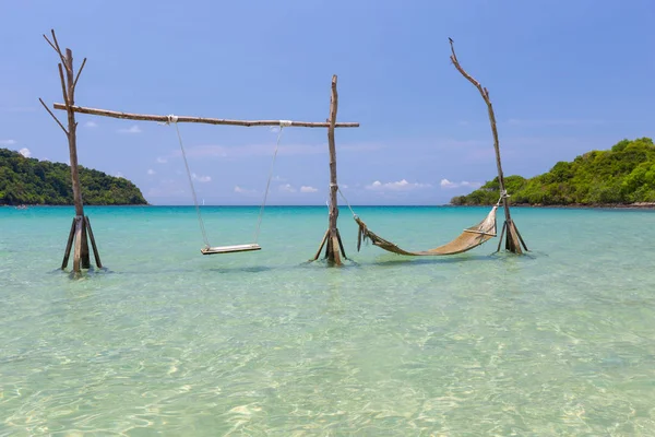 Wooden Swing Tropical Sea — Stock Photo, Image