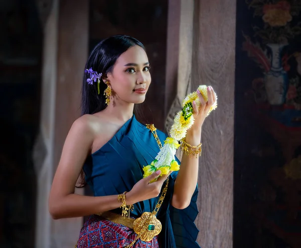 Hermosa Mujer Traje Tradicional Tailandés Haciendo Festival Loy Kratong Tailandia — Foto de Stock