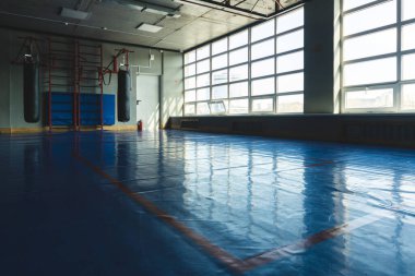 Spor salonunun içi ve grup sınıfları için bir yer.