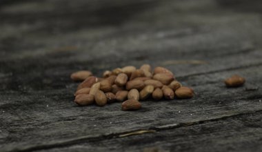 Biraz fıstık tablo clos-up üzerinde