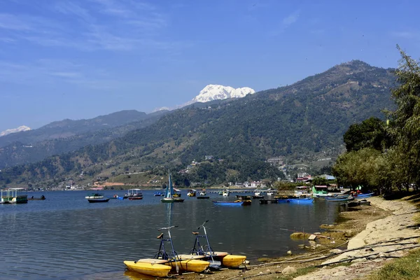 Pokhara Göl Manzaralı Dağlar Nepal — Stok fotoğraf