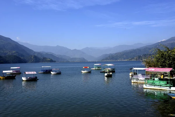 博卡拉湖景观和山脉 尼泊尔 — 图库照片