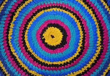 Plastik film kurdelelerinden dokunan ev yuvarlak paspas