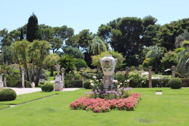 Müze villasının güzel parkı, Fransız Rivierası, Fransa