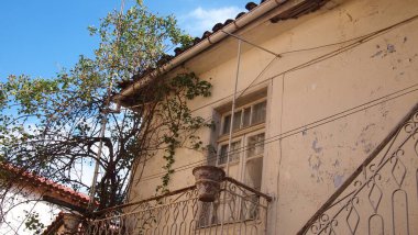 Terk edilmiş ev, Arnaia, Halkidiki, Yunanistan