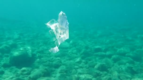 Basura Plástica Bajo Agua Mar Egeo Grecia Halkidiki — Vídeo de stock