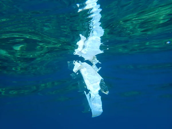 Пластиковый Мусор Водой Эгейское Море Греция Халкидики — стоковое фото