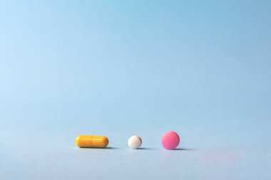 Tıp kavramı. Hapların yakın görüntüsü.