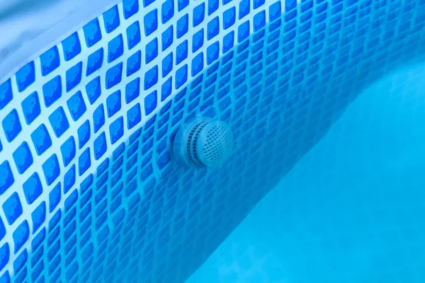 Tecnología de tuberías de piscina. Filtración de piscina de campo . —  Fotos de Stock