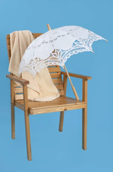 Chaise Longue Umbrella Towel — Stock Photo, Image