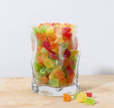 şekerlenmiş meyve bir cam. şekerlenmiş meyve kompozisyonu