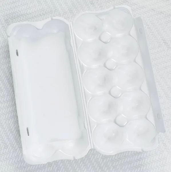 Пустой Белый Пластиковый Контейнер Яиц Белом Фоне Образец — стоковое фото