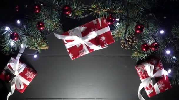 Composição Natal Árvore Xmas Com Luzes Piscando Borradas Presentes Com — Vídeo de Stock