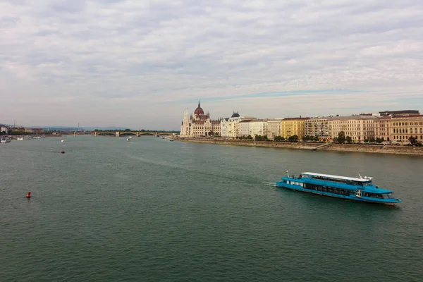 A budapesti Parlament megtekintése — Stock Fotó