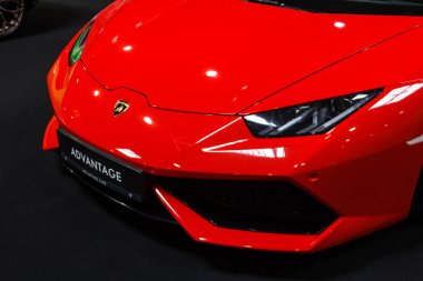 Prag, Çek Cumhuriyeti-13 Nisan 2019: Red Lamborghini Aventador Autoshow PVA Expo Praha Letnany 2019. Açıklayıcı editoryal