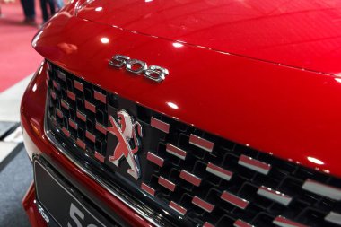 Prag, Çek Cumhuriyeti-13 Nisan 2019: Peugeot 508 logosu Autoshow PVA Expo Praha Letnany 2019.