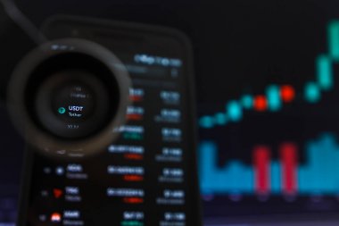 San Francisco, Abd - 9 Mayıs 2019: Usdt Tether Kripto para biriminin Artan Trendi Grafiği. Yeşil Mumlar Bar Yükseltme Trend, San Francisco, California, Abd İllüstrasyon. Açıklayıcı Bir Editör