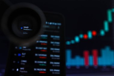 San Francisco, Abd - 9 Mayıs 2019: Maid Maidsafecoin Cryptocurrency'in Artan Trendi Grafiği. Yeşil Mumlar Bar Yükseltme Trend, San Francisco, California, Abd İllüstrasyon. Bir Açıklayıcı Ed