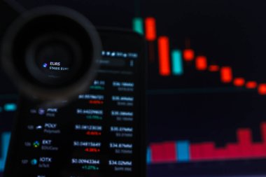 San Francisco, Abd - 9 Mayıs 2019: Stasis Eurs Kriptopara Azalan Trend bir Grafik. Kırmızı Mumlar Bar Falling Down Trend İllüstrasyon, San Francisco, California, Abd. Bir Açıklayıcı Edito