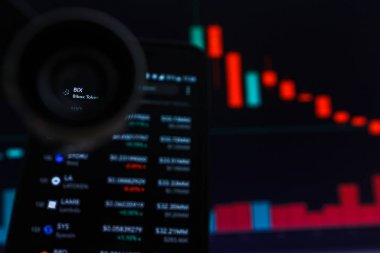 San Francisco, ABD - 9 Mayıs 2019: Bix Bibox 'ın Azalan Trend Token Şifreleme Grafiği. The Illustration of Red Candles Bar Falling Trend, San Francisco, California, Usa. İllüstrasyon E